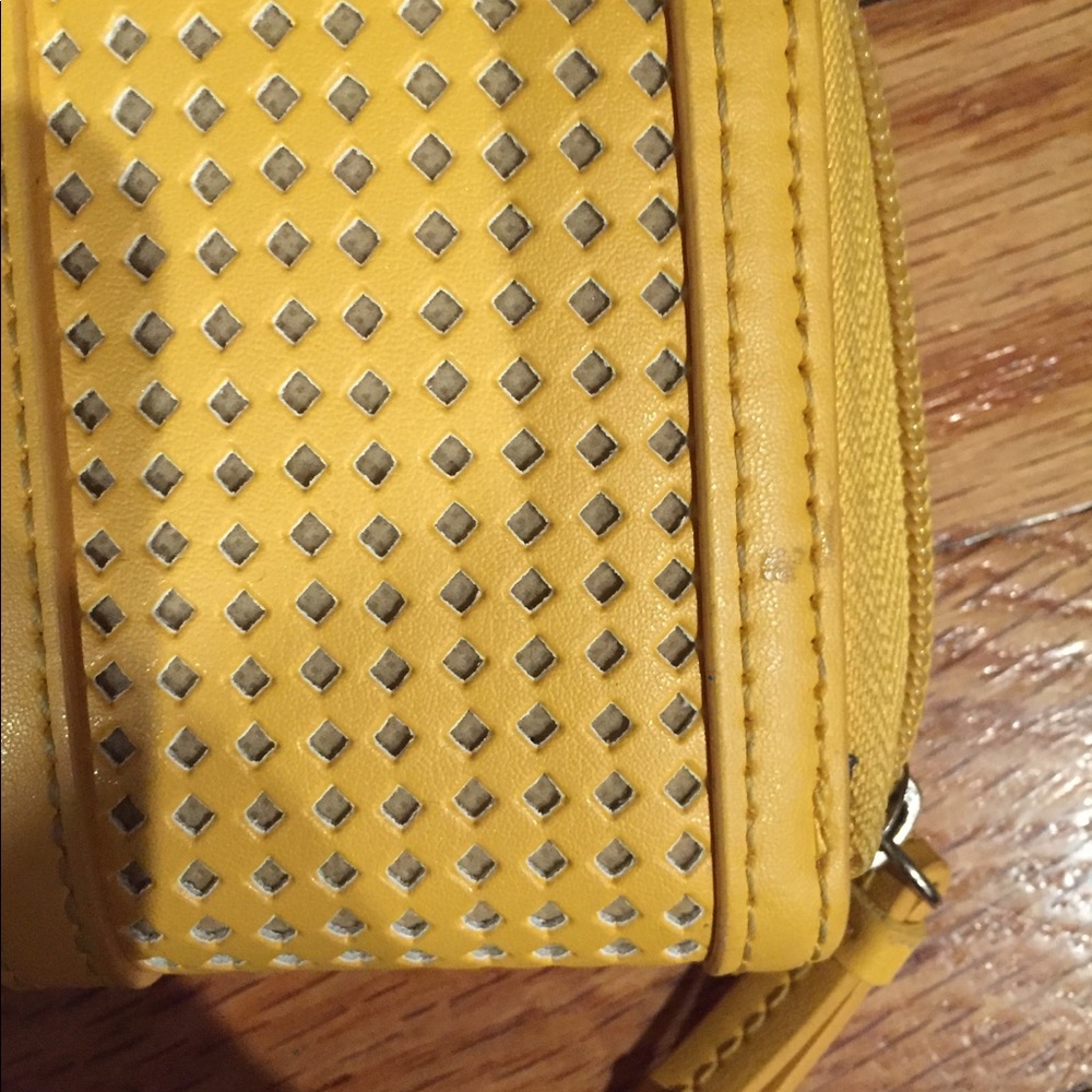 Nine West yellow wallet - Picture 3 of 7